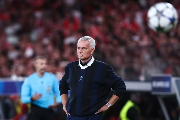 Benfica je službeno proglasila Mourinha svojim novim glavnim trenerom.